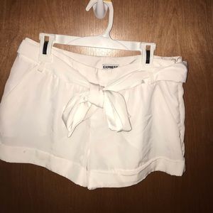 FLOWY WHITE EXPRESS SHORTS